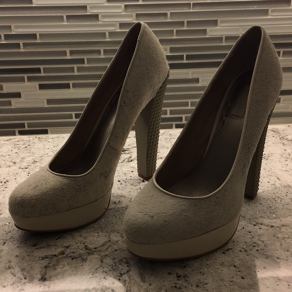 Rachel Roy pumps